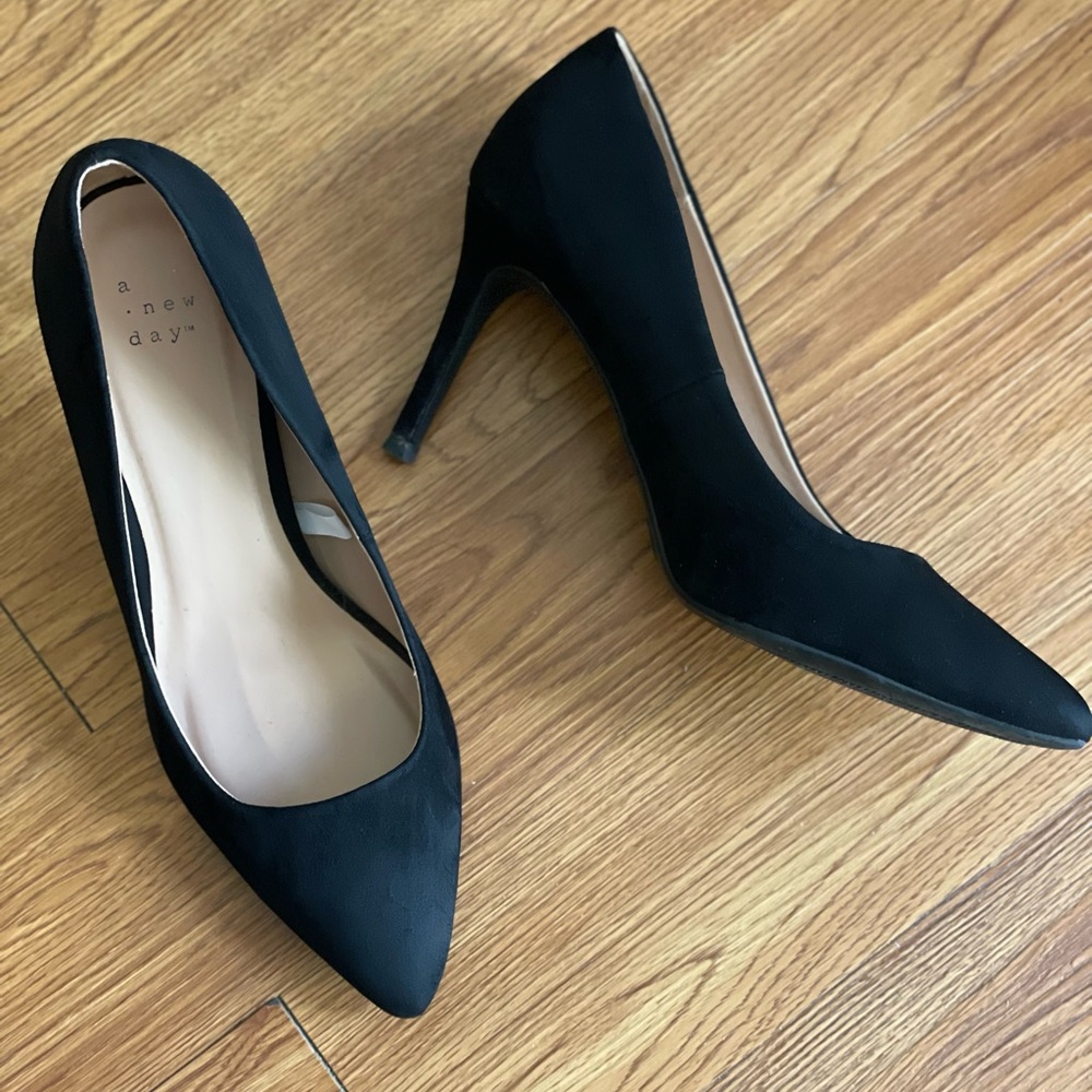 A New Day Target Brand Pointed Toe Suede Black Heels